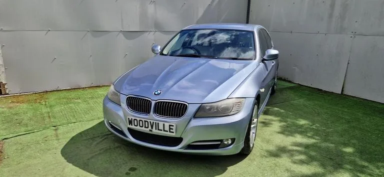 2011 BMW 3 Series 318i Exclusive Edition Saloon Petrol Manual