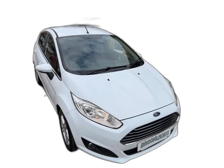 2013 Ford Fiesta 1.25 Zetec 48,000 Miles White 5 Door £35 Road Tax Low Insurance