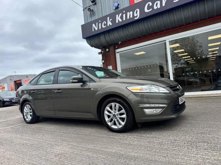 2012 Ford Mondeo 1.6 TDCi Eco Zetec 5dr ++ CAMBELT / 5 TAX / 65 MPG / BLUETOOTH ++ HATCHBACK Dies...