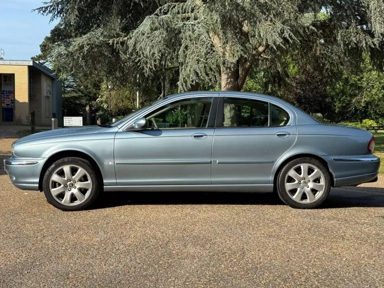 2004 Jaguar X-Type 2.1 X-Type V6 SE Auto 4dr Saloon Petrol Automatic