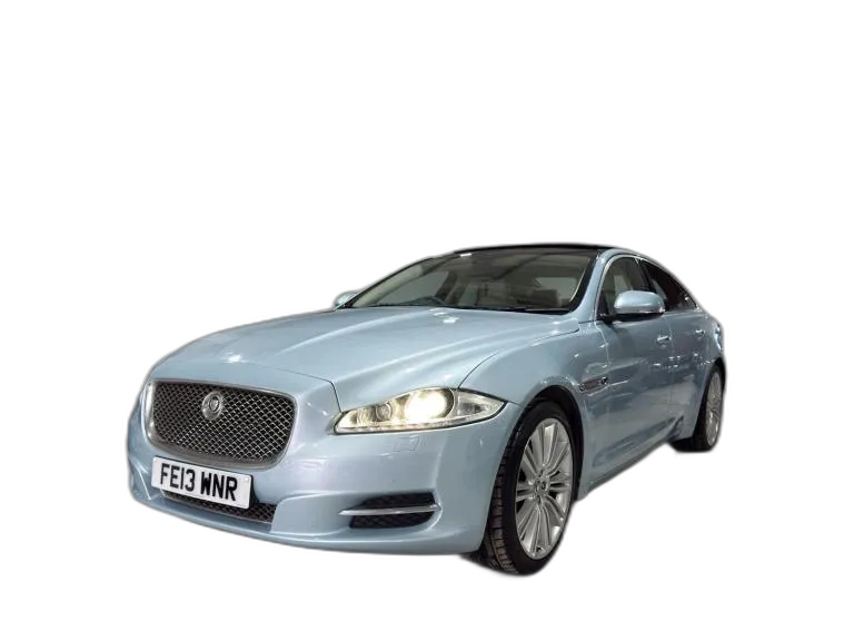 2013 Jaguar XJ 3.0d V6 Portfolio 4dr Auto [8] SALOON DIESEL Automatic