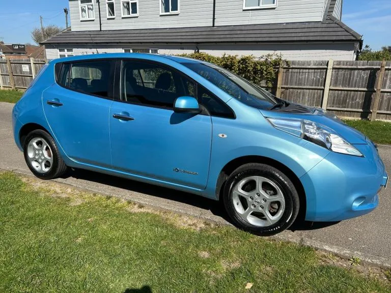 2016 Nissan LEAF 24kWh Acenta Hatchback 5dr Electric Auto (109 bhp) Electric