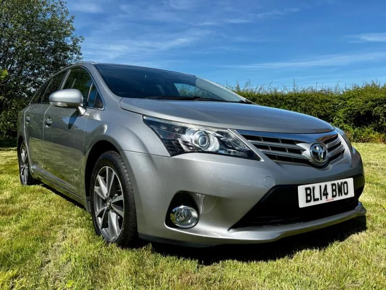 2014 Toyota Avensis 2.0 D-4D Icon 5dr Estate Car FULL MAIN DEALER SERVICE HISTORY. ESTATE Diesel ...