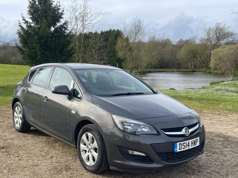 2014 Vauxhall Astra 1.4i 16V Design 5dr * ULEZ/CAZ FREE * DELIVERY AVAILABLE HATCHBACK Petrol Ma...