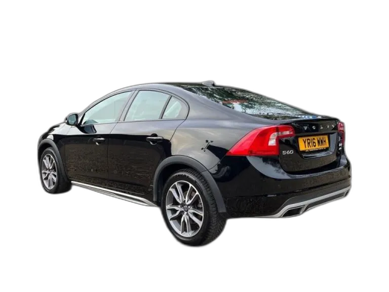 Volvo S60 D4 Cross Country Lux Nav 4dr AWD Geartronic Diesel — photo 5