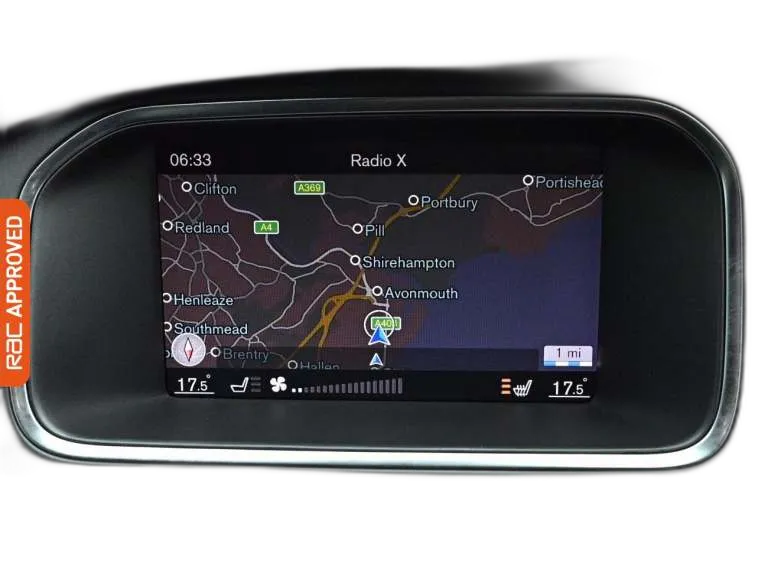 2017 Volvo V40 1.5 T3 R-Design Pro Hatchback 5dr Petrol Auto Euro 6 (s/s) (152 ps) Hatchback Auto... — photo 3