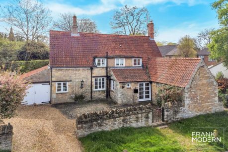 Clay Lane, Castor, PE5 3 bed cottage for sale – £650,000