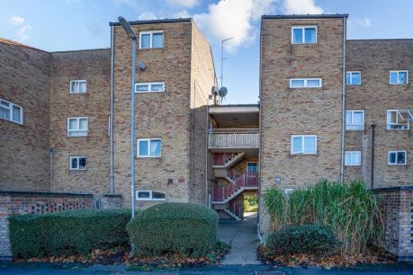 Nicholson Way, Cambridge, CB4 2 bed apartment for sale – £220,000