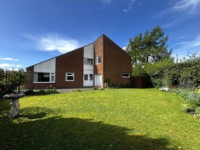 Cedar Drive, Loddon 4 bed detached house for sale – £385,000