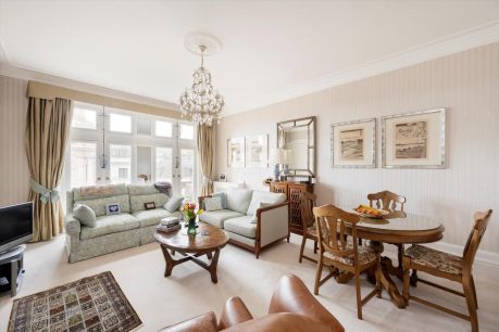 Whitehall Court, London, SW1A 2 bed flat for sale – £1,795,000