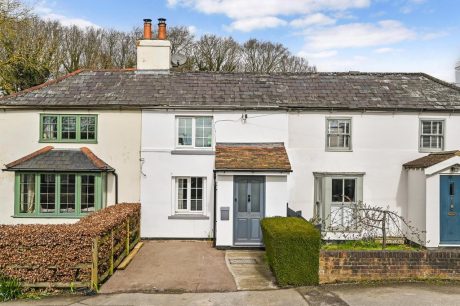 Warehorne Road, Hamstreet, Ashford, Kent, TN26 2 bed terraced house for sale – £325,000