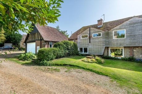 Church Road, Bramshott, Liphook, Hampshire, GU30 4 bed barn conversion for sale – £900,000