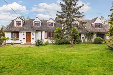 Emms Lane, Horsham 5 bed detached house for sale – £1,350,000