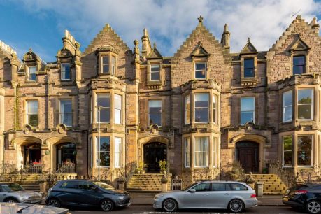 Bruntsfield Crescent, Edinburgh, EH10 4 bed flat for sale – £950,000