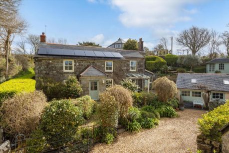 Mousehole Lane, Mousehole, Penzance, Cornwall, TR19 3 bed detached house for sale – £825,000