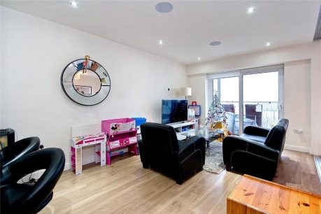 East Drive, Colindale, London, NW9 5ZG 1 bed flat for sale – £297,500