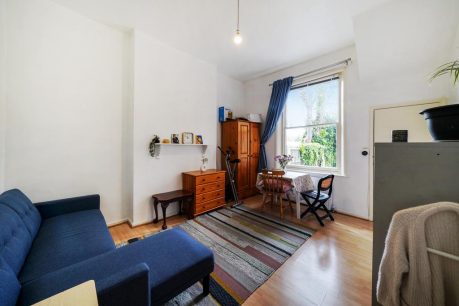 Longley Road, London SW17 1 bed apartment for sale – £395,000