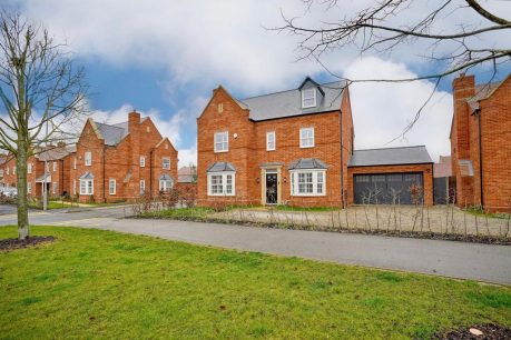 Senliz Road, Alconbury Weald, Cambridgeshire. 5 bed detached house for sale – £700,000
