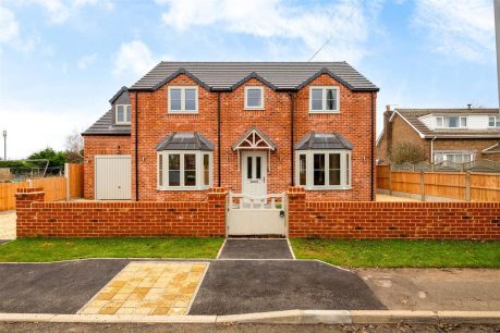 Church Lane, Saxilby, Lincoln 4 bed detached house for sale – £425,000