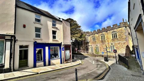 Market Street, Haverfordwest 2 bed apartment for sale – £140,000