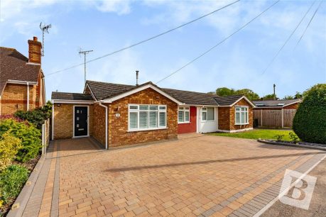 Fyfield Avenue, Wickford, Essex, SS12 2 bed bungalow for sale – £395,000