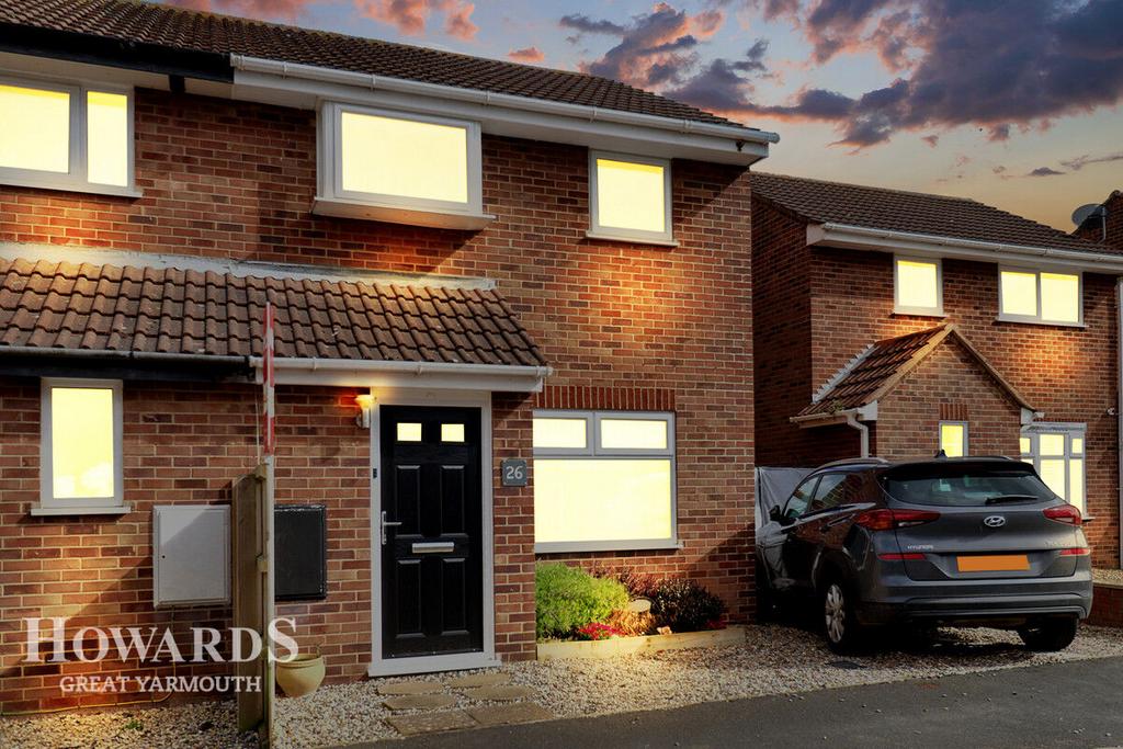 Barleycroft, Hemsby 3 bed semi-detached house for sale - £215,000