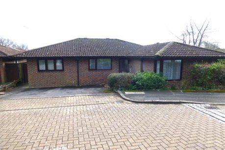 Brickfields Close, Lychpit 2 bed detached bungalow for sale – £395,000