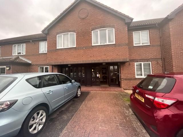 Chadwell Heath Lane, Romford, Essex 1 bed flat for sale – £135,000