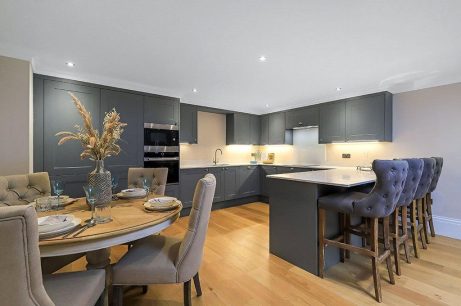 Chipper Lane, Salisbury, Wiltshire, SP1 2 bed apartment for sale – £340,000