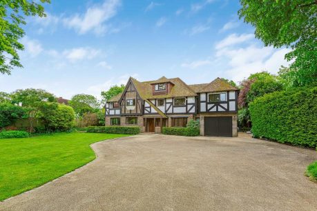 High Street, Hampton, Middlesex, TW12 5 bed detached house for sale – £2,950,000