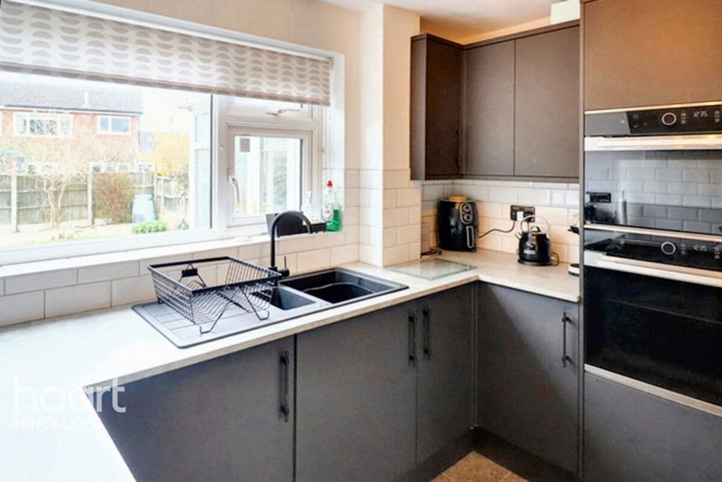 Hinckley LE10 4 bed semi-detached house for sale - £290,000