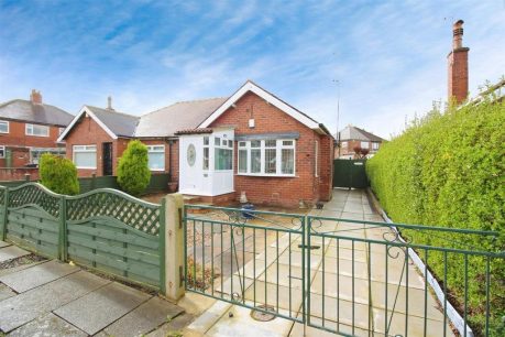 Kelmscott Garth, Leeds LS15 2 bed semi-detached bungalow for sale – £230,000