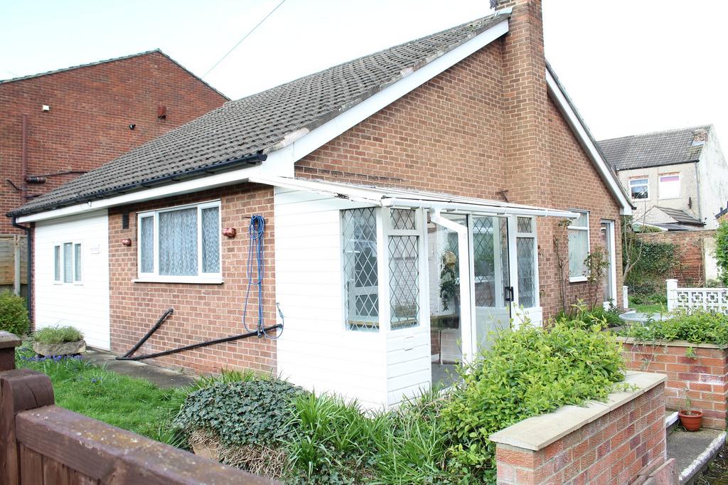 King Road, Pinxton, Nottingham, Nottinghamshire. NG16 6NL Two bedroom separate bungalow - £180,000