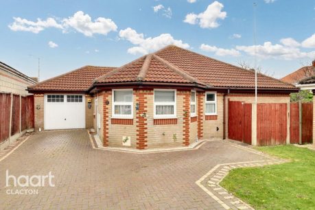 Kingston Mews, Clacton-On-Sea 3 bed detached bungalow for sale – £350,000