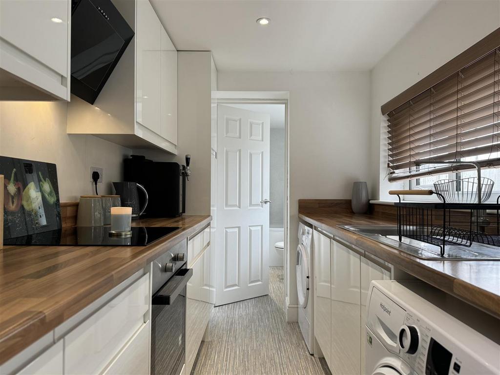 Kirkley Run, Lowestoft 3 bed end of terrace house for sale - £160,000