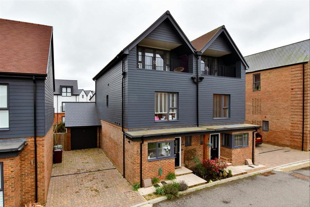 Lakeview Gardens, Chilmington Green, Ashford, Kent 3 bed semi-detached house for sale – £420,000