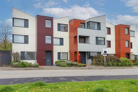 Milland Way, Oxley Park 4 bed terraced house for sale – £375,000