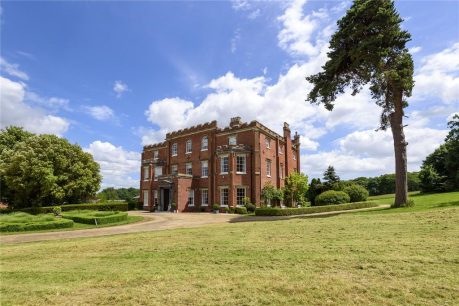 Nacton, Ipswich, Suffolk, IP10 3 bed apartment for sale – £575,000