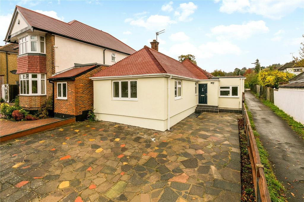 Northwood Way, Northwood, Middlesex, HA6 3 bed bungalow for sale - £825,000