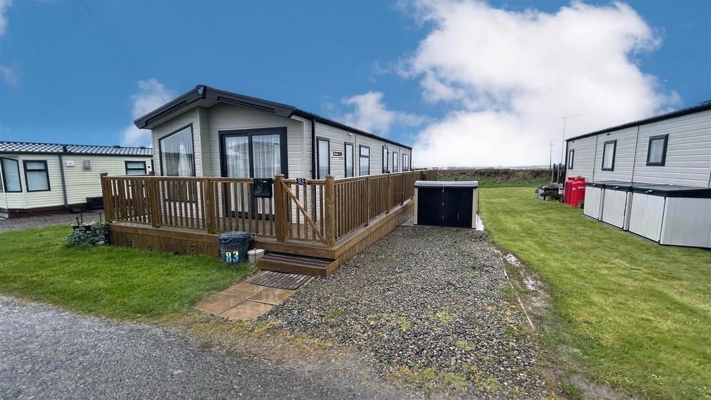 Pen Y Cwm 2 bed park home for sale – £80,000