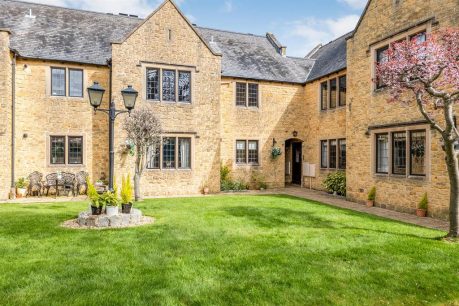 Seymour Gate, Chipping Campden 2 bed maisonette for sale – £285,000