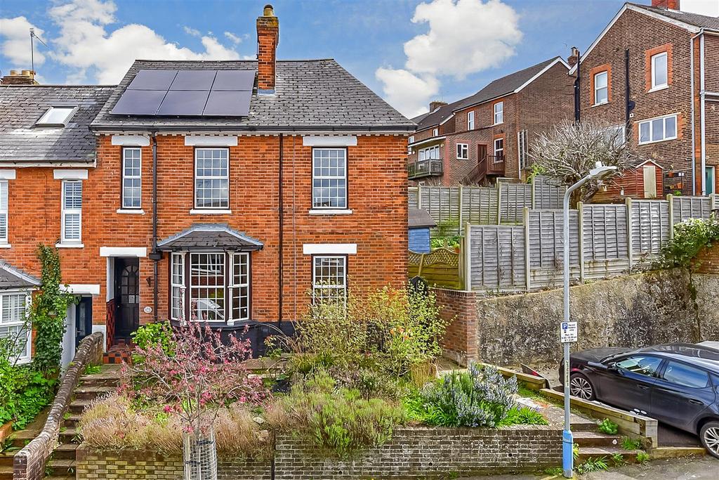 St. Mary’s Road, Tonbridge, Kent 3 bed end of terrace house for sale – £500,000