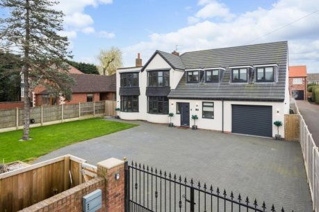 Station Road, Hatfield, Doncaster 5 bed detached house for sale – £550,000