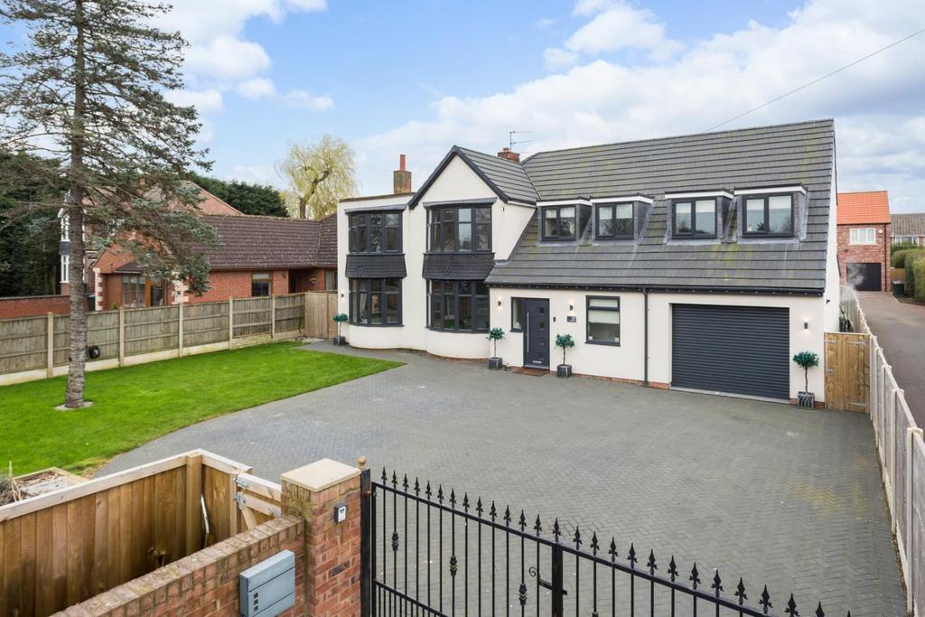 Station Road, Hatfield, Doncaster 5 bedroom detached property available - £550,000