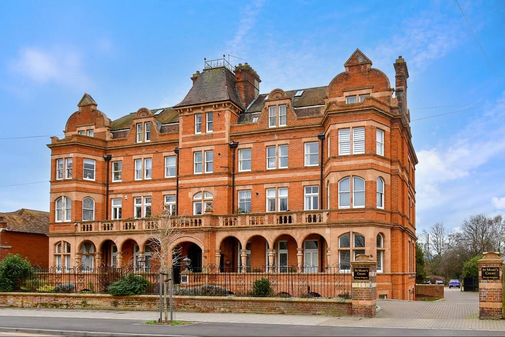 Station Road, Herne Bay, Kent 2 bed ground floor flat for sale – £220,000