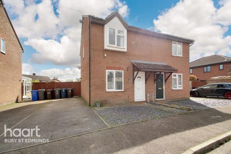Warwick Drive, Bury St Edmunds 2 bed semi-detached house for sale – £220,000