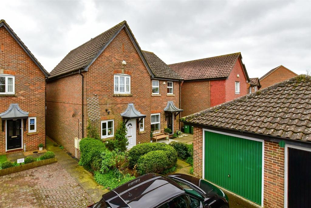 Webster Way, Hawkinge, Folkestone, Kent 3 bed semi-detached house for sale – £350,000