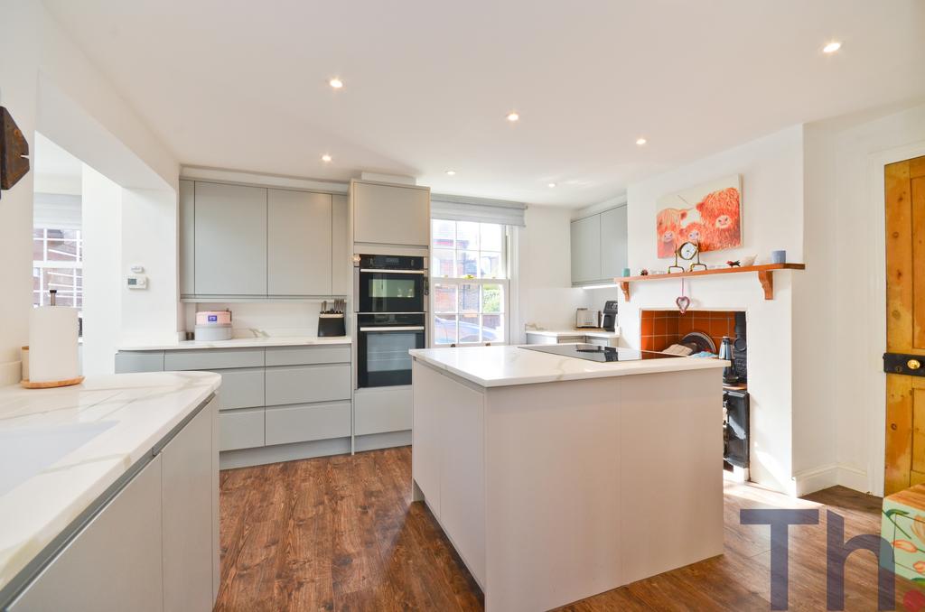 High Street, Ventnor PO38 5 bed detached house for sale - £699,950