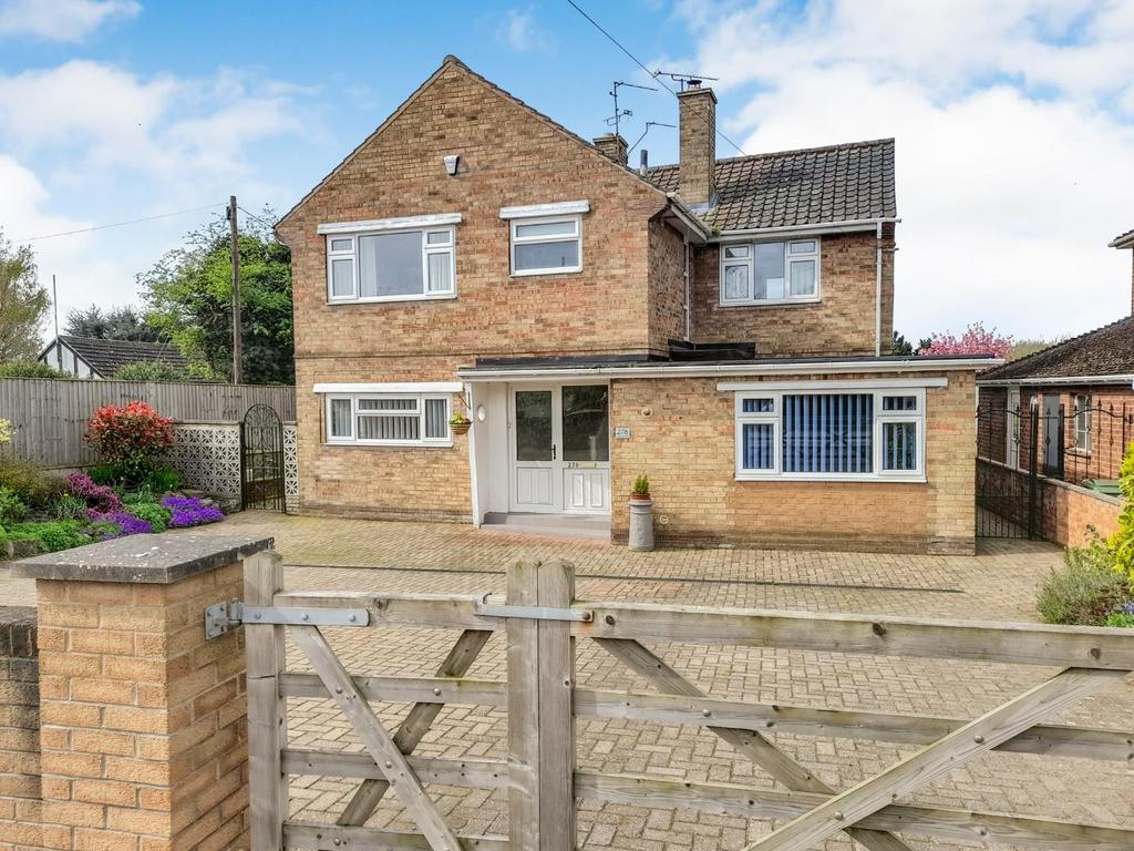  Lea Road, Gainsborough 4 bed detached house for sale - £350,000 