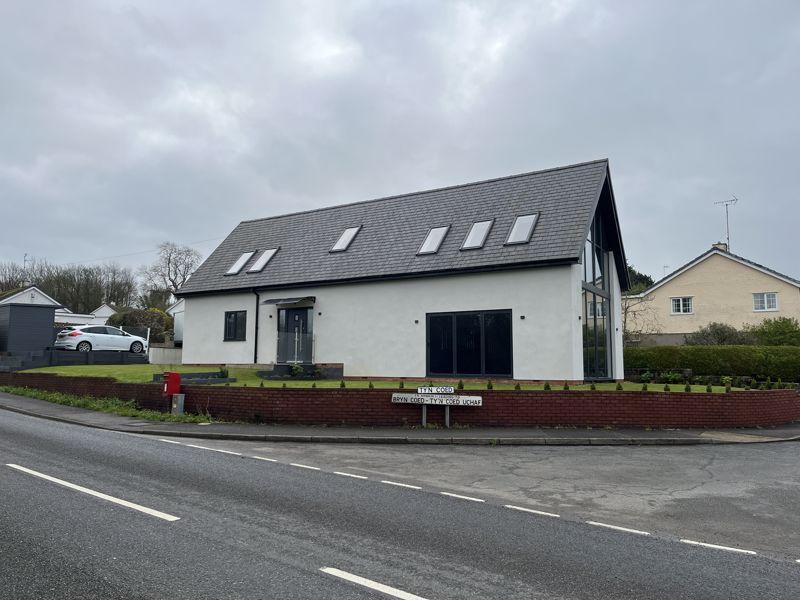  Llangefni, Isle of Anglesey 4 bed detached house for sale - £375,000 
